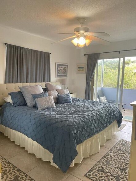 Building Photo - 137 Flanders C