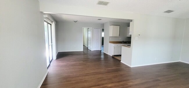 Primary Photo - 1331 Bayou Dr