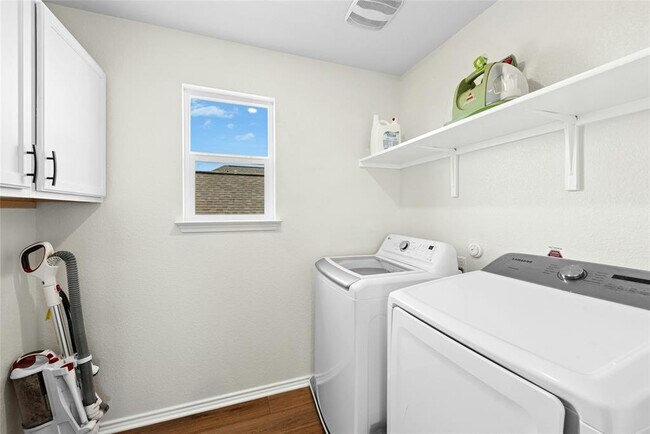 Building Photo - 1124 Aronia Ln