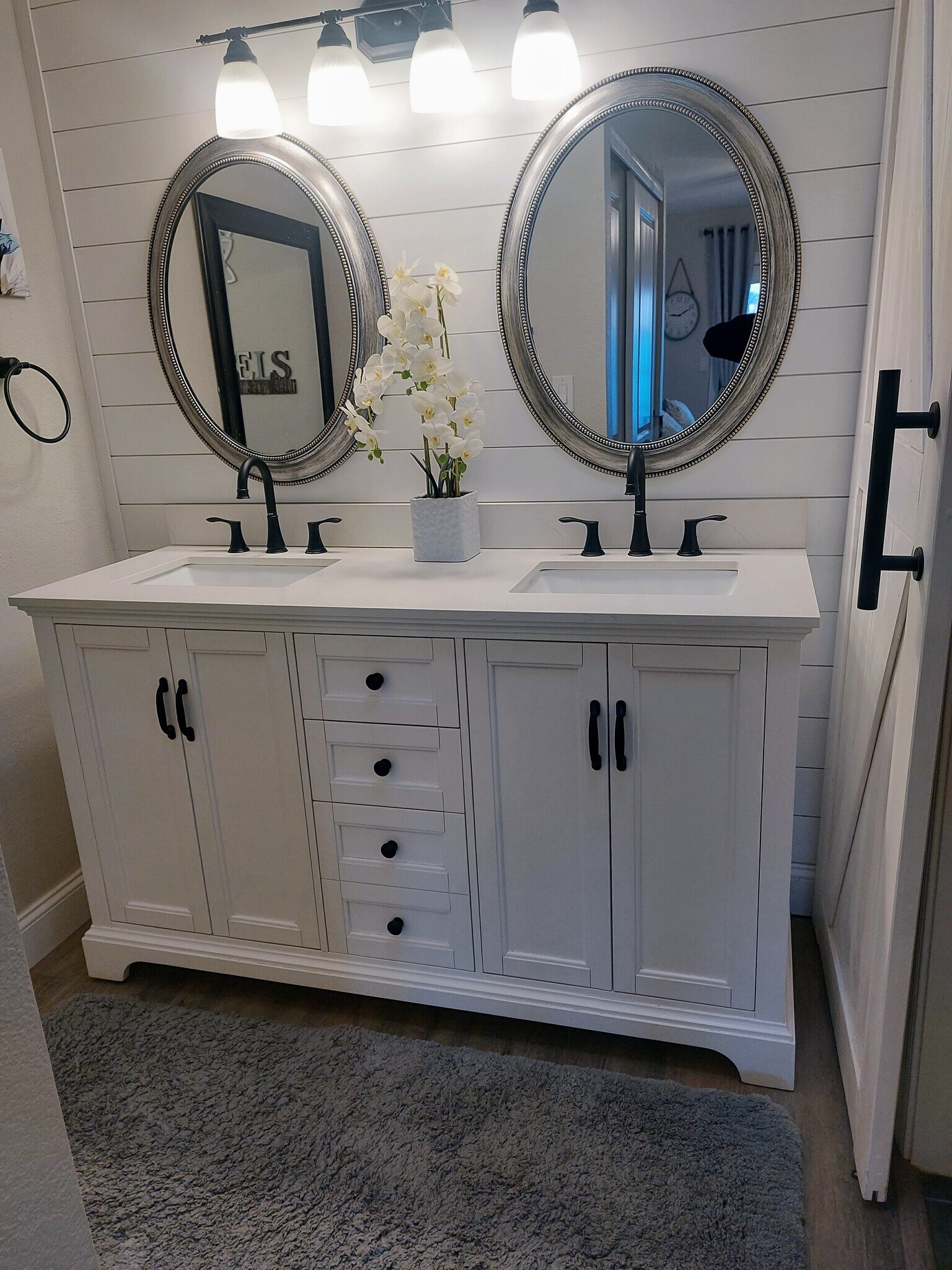 Main house Master bathroom double vanity - 8879 E Friess Dr