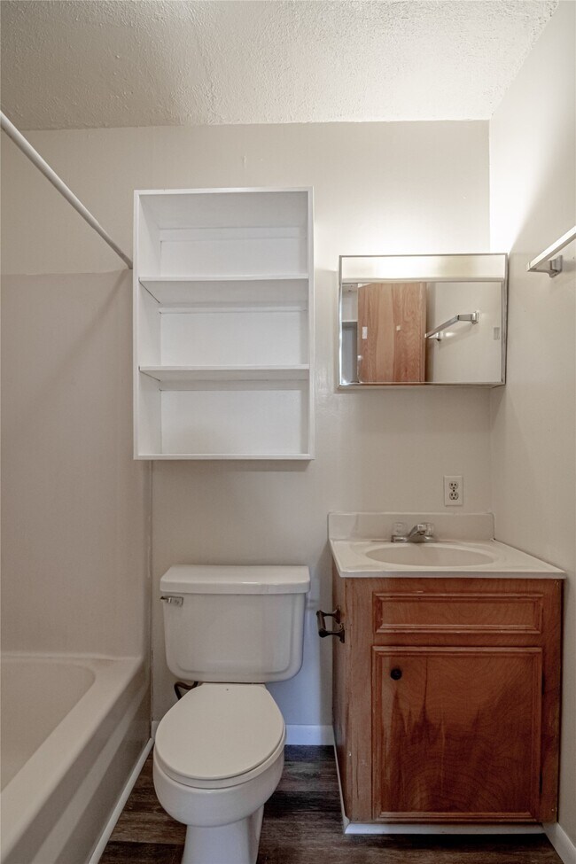 Building Photo - 120 McAdams Ln