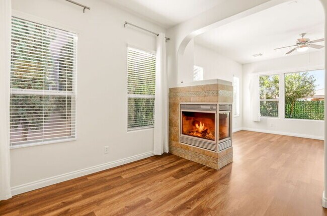 Building Photo - Encanterra Golf Community