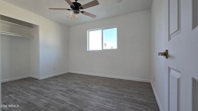 Building Photo - 5827 N 22nd Dr