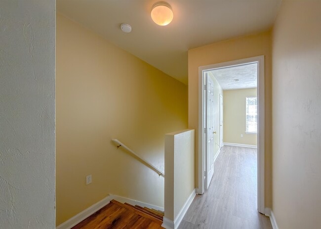 Building Photo - 1558 Devoe St