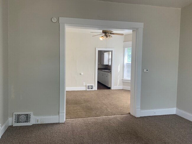 Building Photo - 615 W McClure Ave