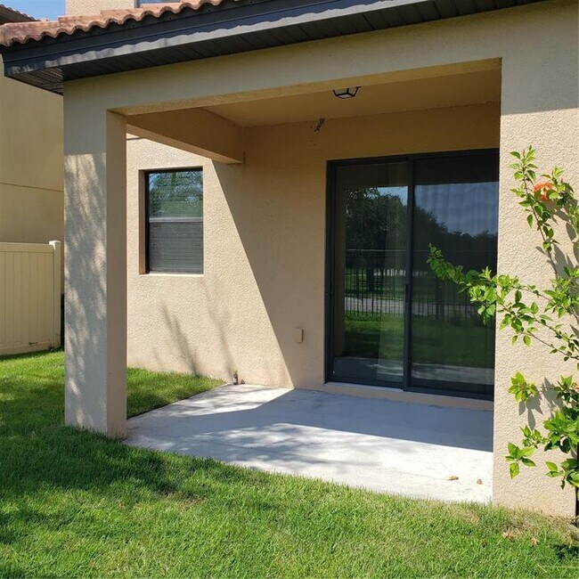 Building Photo - 2020 Leather Fern Dr
