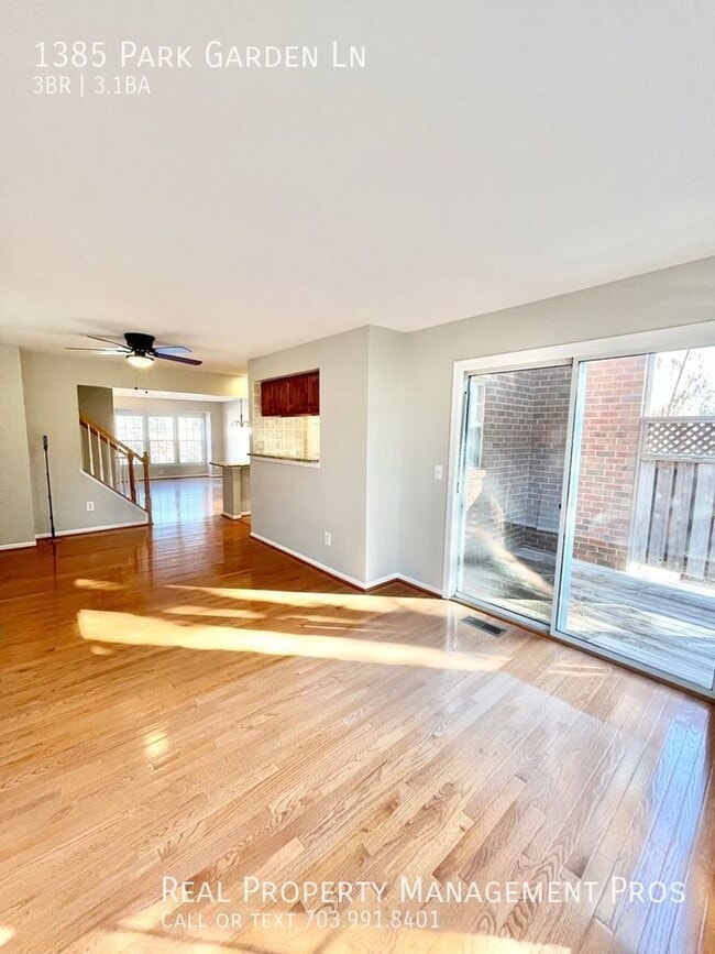 Building Photo - 1385 Park Garden Ln