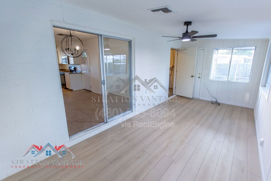 Building Photo - 5706 E Des Moines St