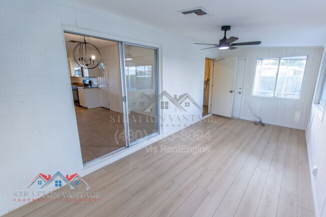 Building Photo - 5706 E Des Moines St