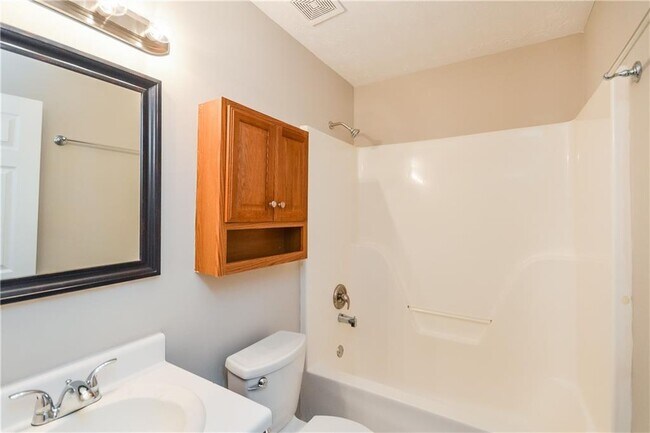 Building Photo - 300 Claremont Dr