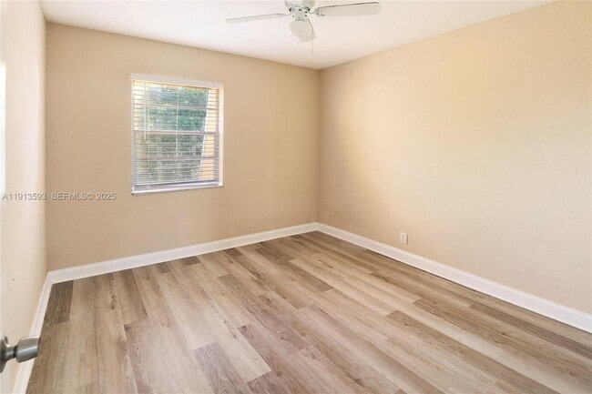 Building Photo - 5975 NW 25th Ct