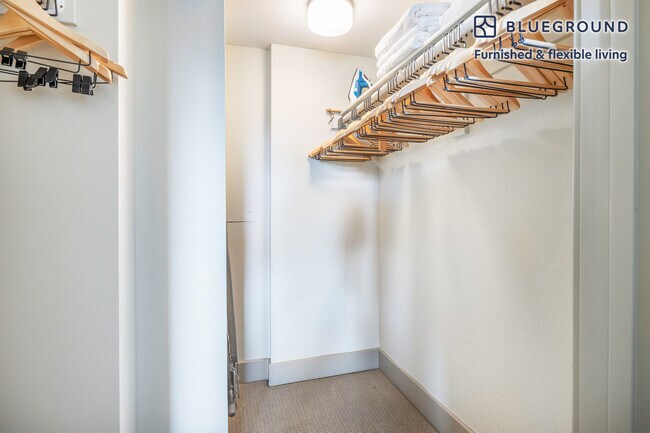 Building Photo - 14055 Tahiti Way