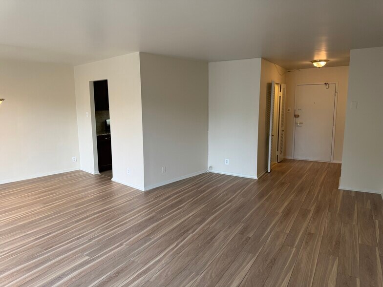 Building Photo - 9039 Sligo Creek Pkwy