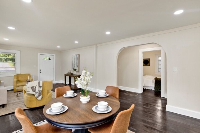 Building Photo - Avondale Gem!! - 3 Bed/2 Bath