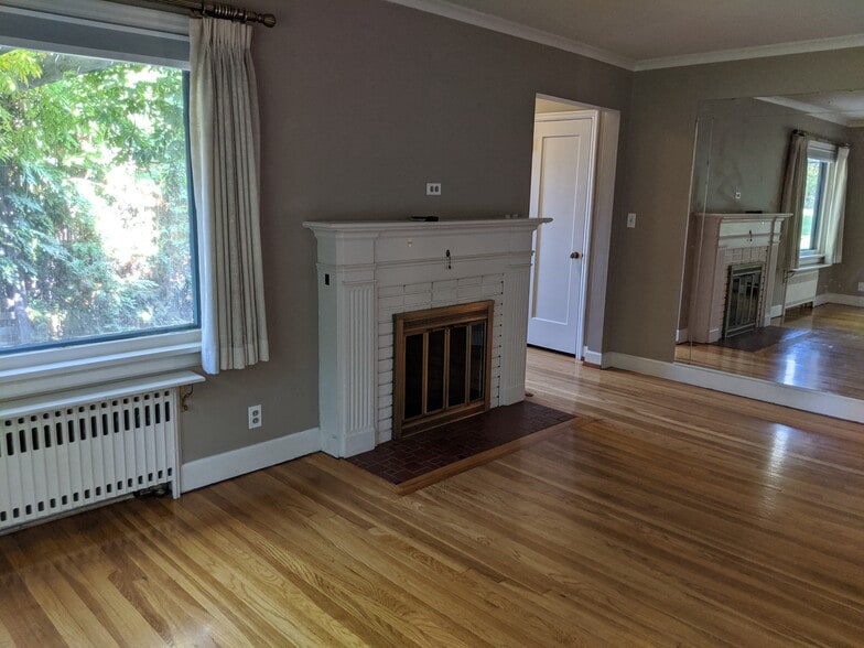 Primary Photo - 317 W 13th Ave