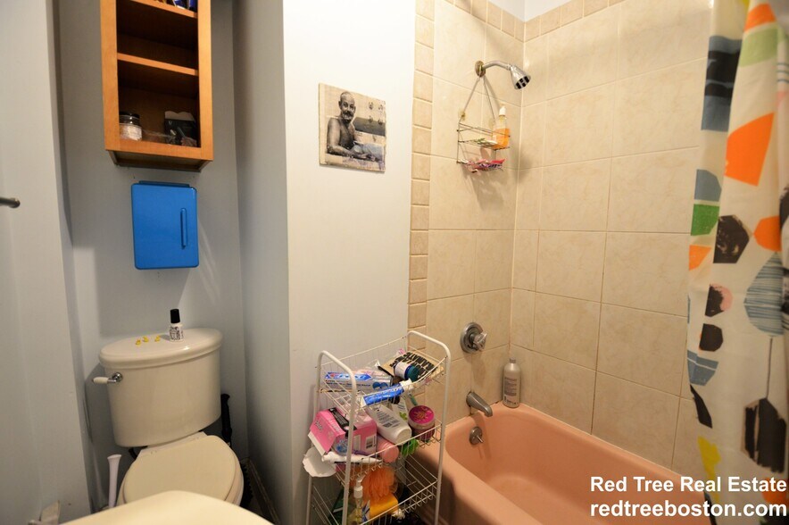 Unit 2 - 846 Huntington Ave