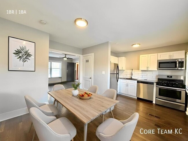 Building Photo - 217 E 46th St