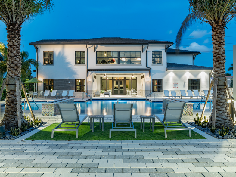 Sundeck - The Point at Doral