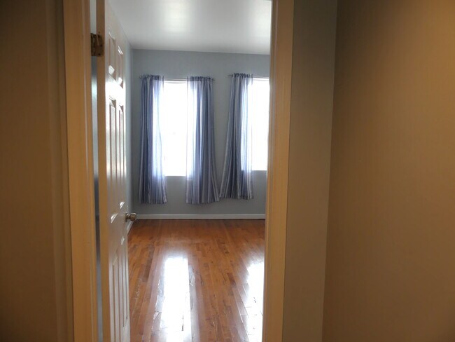 Building Photo - 1420 Menard St