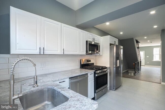 Building Photo - 3060 Salmon St