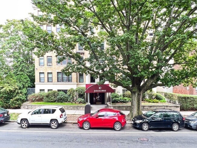 Building Photo - 10 Jamaicaway-