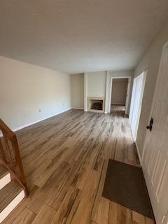 Building Photo - 423 4th Ln