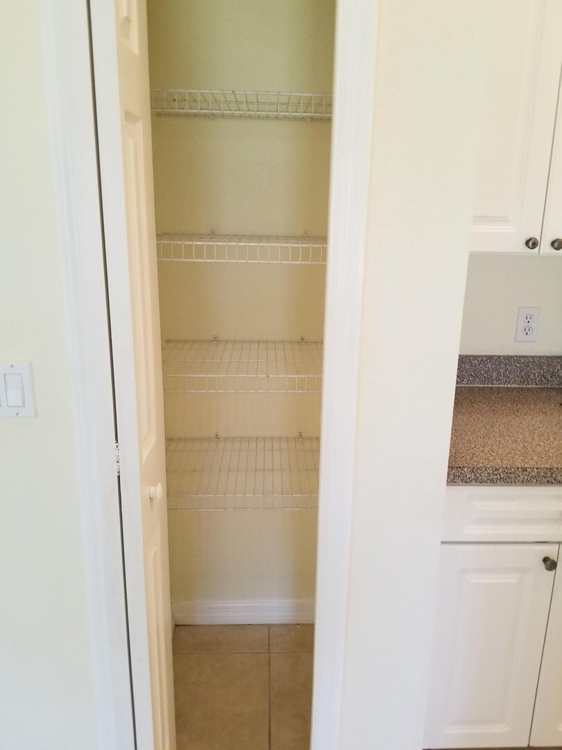 Building Photo - 4616-4618 24th St Sw