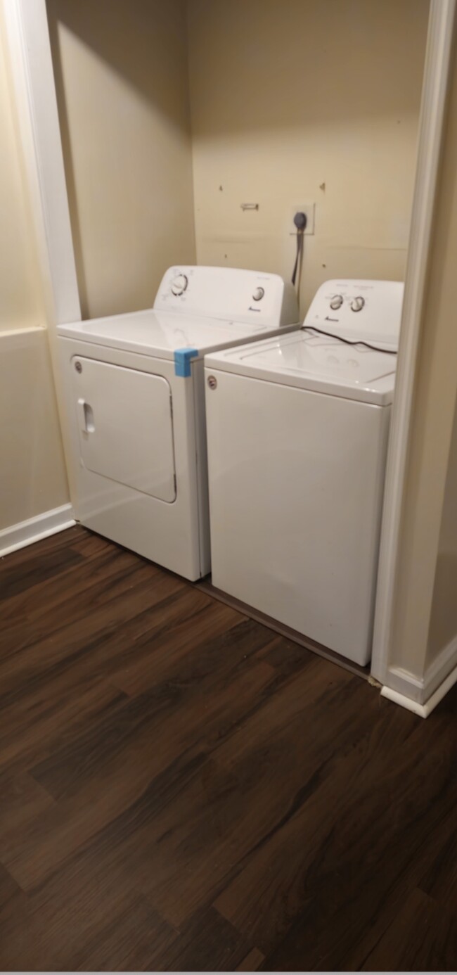 washer and dryer - 118 Lance St