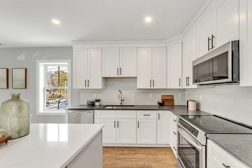 Kitchen 2 - 1000 Washington St