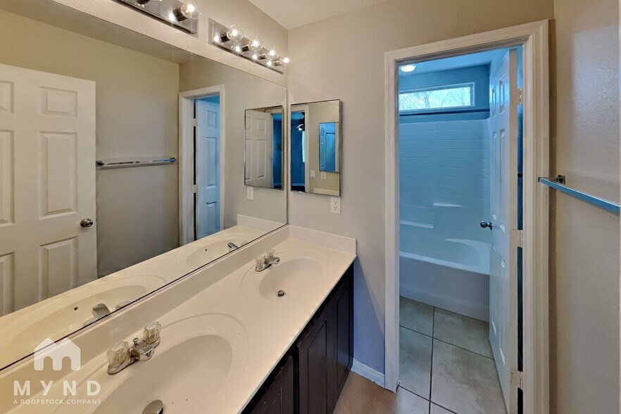 Building Photo - 6686 Cloverstone Ct