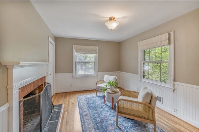 Building Photo - 2406 Bennington Rd