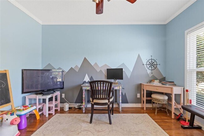 Building Photo - 881 Soaring Dr NE