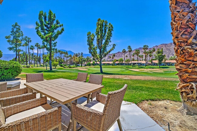 Building Photo - 55105 Oak-Hill