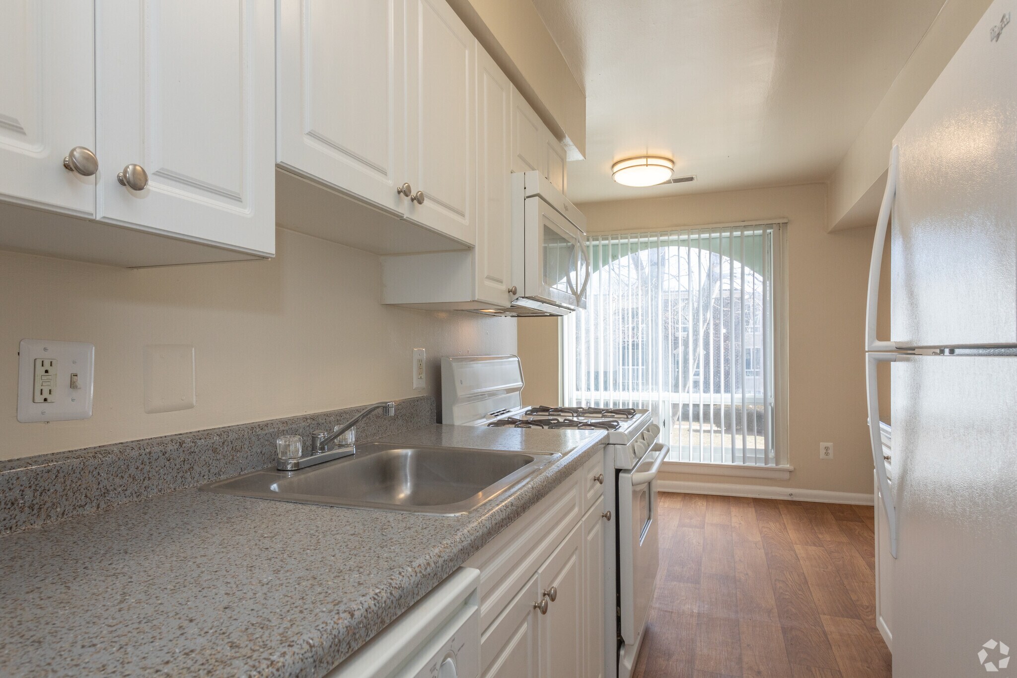 Seneca Village 750 Clopper Rd Gaithersburg MD 20878 Apartment Finder