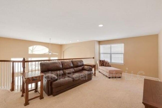 Building Photo - 1942 Rose Petal Ct