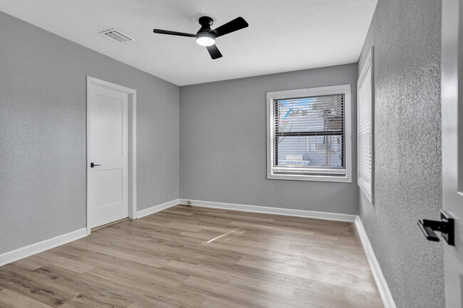 Building Photo - 220 Walton Blvd