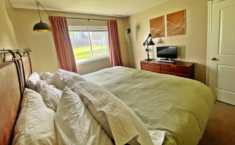 Building Photo - 9001 Shaun Landing Cir