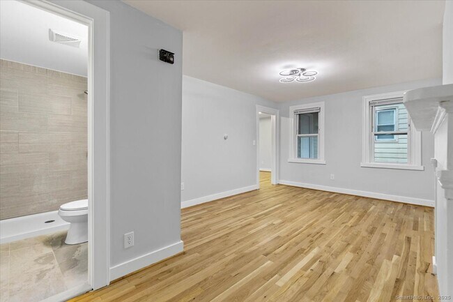 Building Photo - 183 Bradley St