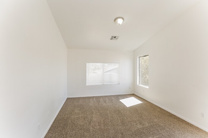 Building Photo - 2241 S 85th Dr
