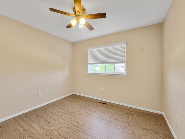 Building Photo - Charming 3 beds 2.5 baths in Firestone