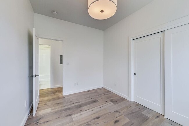 Building Photo - 1375 Minna St