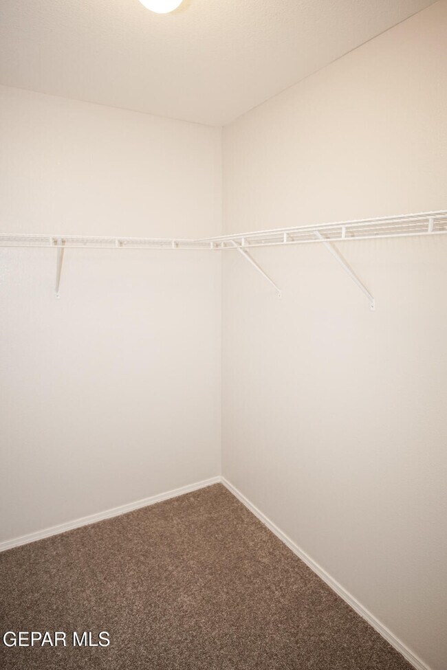 Building Photo - 3272 Garden Point Dr