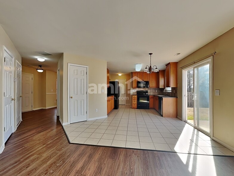 Building Photo - 4 Comesee Ct