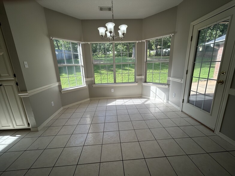 Eat in Kitchen area - 8709 Canopy Oaks Dr