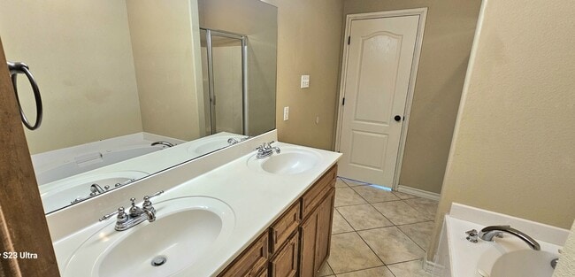 Building Photo - 6214 Manresa Dr