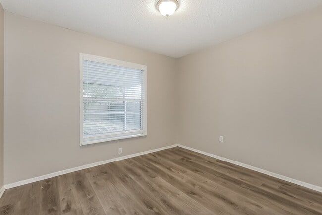 Building Photo - 13208 Sharondale Ct