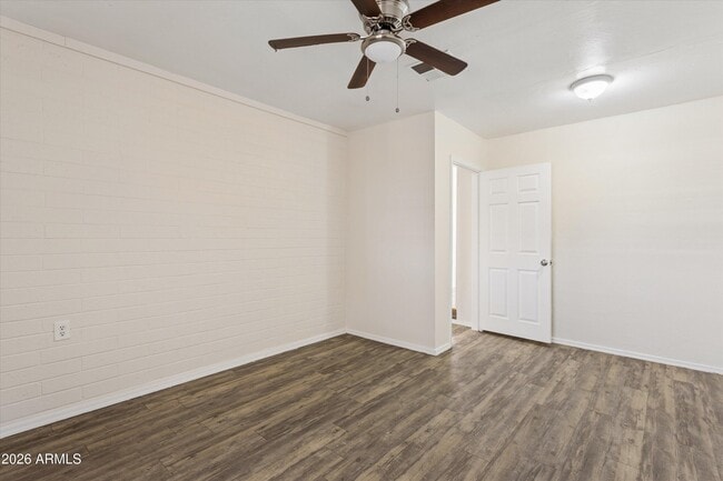 Building Photo - 735 E South Mountain Ave