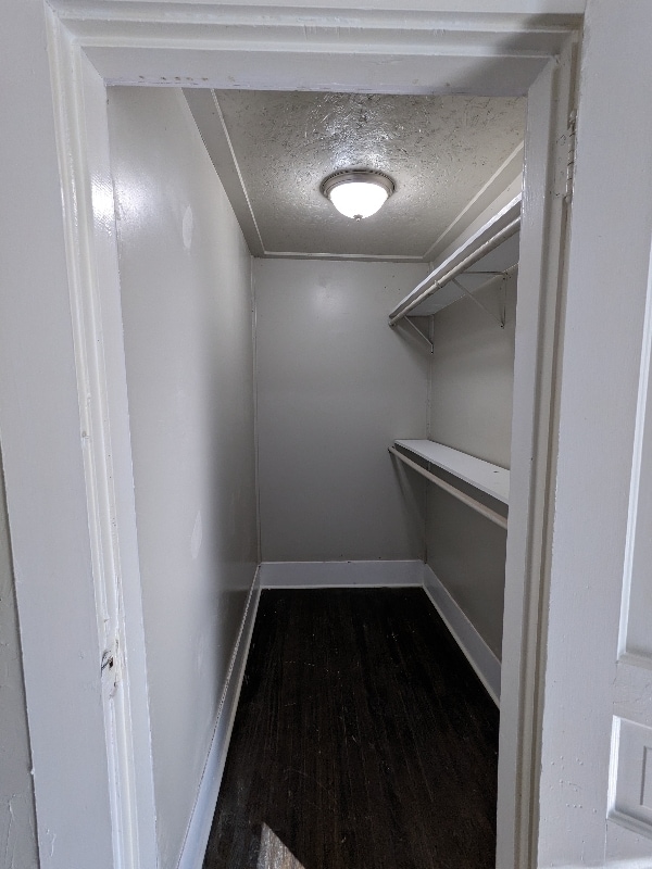 Building Photo - 534 E Sycamore St