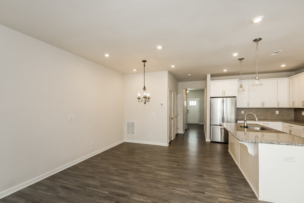 Building Photo - 307 Pond Place Ln