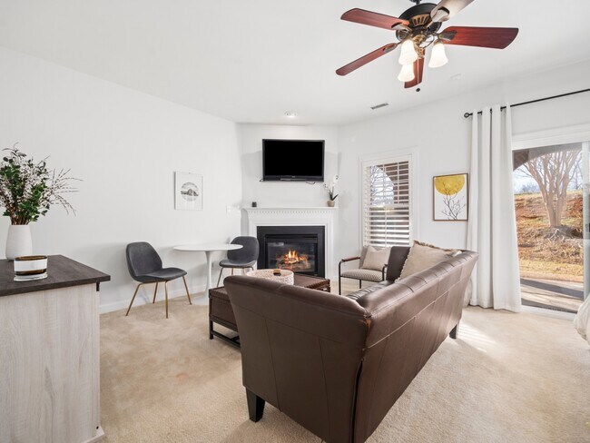 Building Photo - 2947 Imperial Oaks Dr